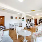 Sacalaz Πανσιόν